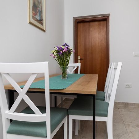 Apartments With A Parking Space Pisak, Omis - 5975 Exterior photo