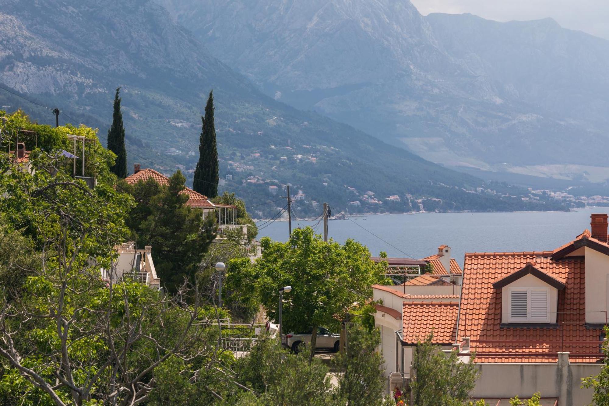 Apartments With A Parking Space Pisak, Omis - 5975 Exterior photo
