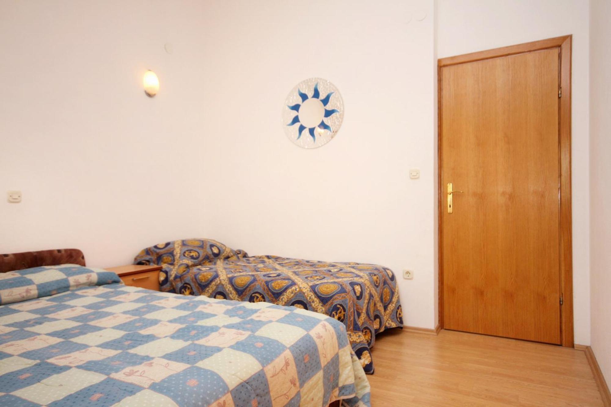 Apartments With A Parking Space Pisak, Omis - 5975 Room photo